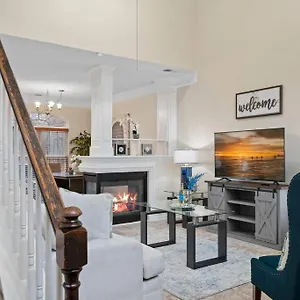 Holiday home Cozy 4b 2 5b King Beds Jacuzzi, Charlotte