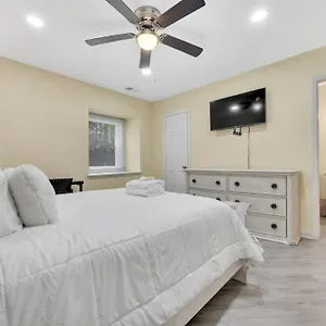 Holiday home Cozy 2 Bedroom Duplex In Charlotte, Jacuzzi, Sleeps 6 2, Charlotte